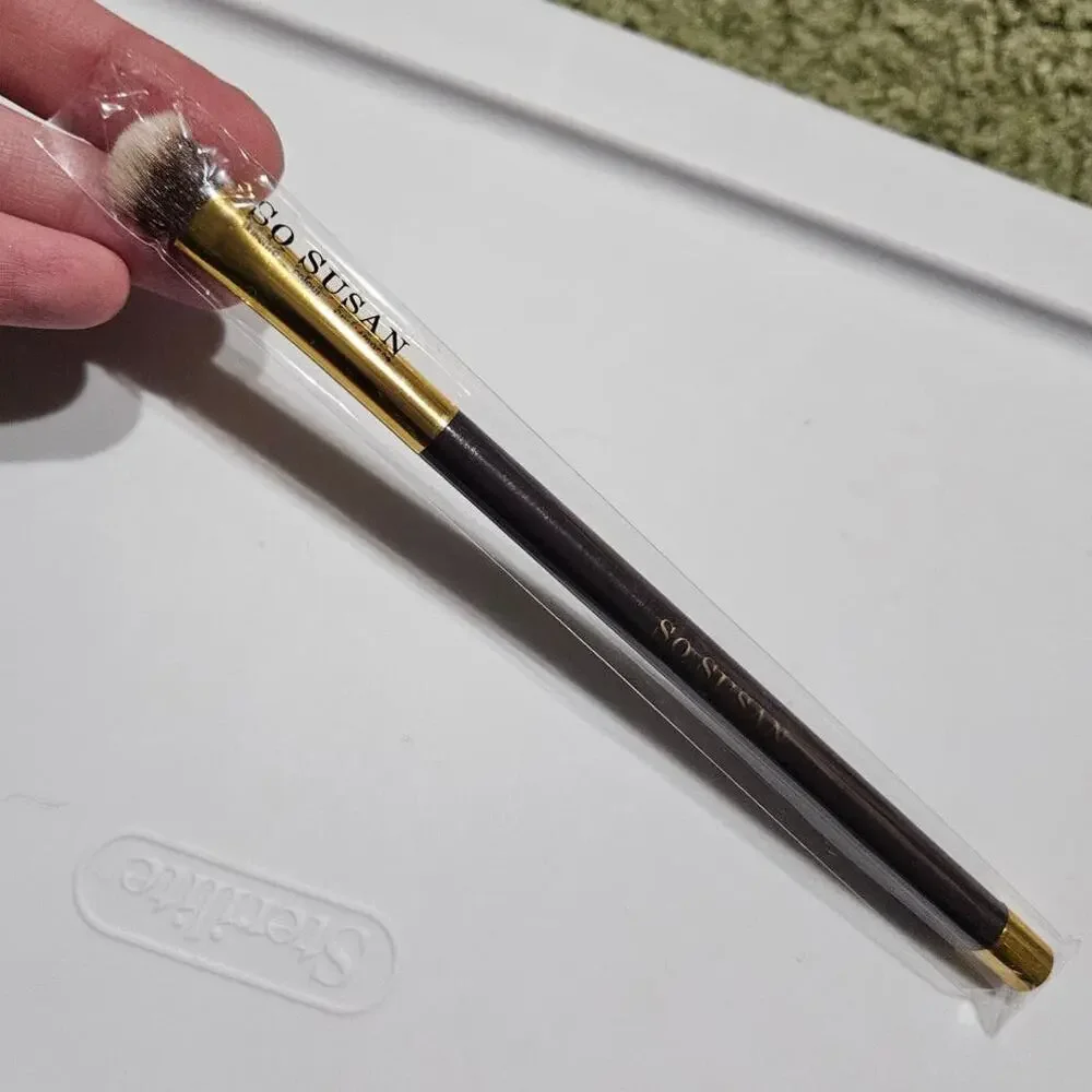 NEW! So Susan Blender Brush ft. a Gold Ferrule & Black Handle ~ Cruelty-Free